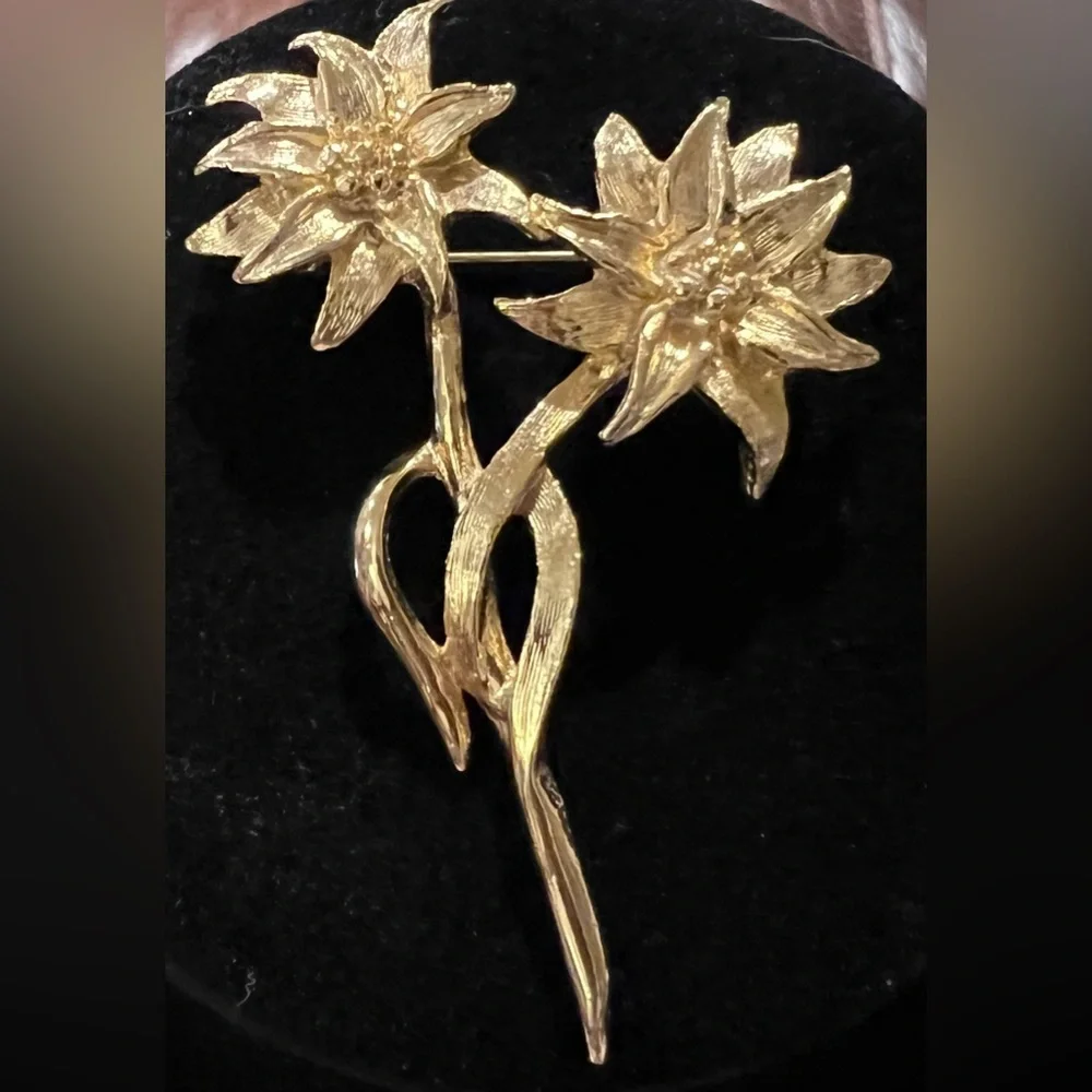 VTG Double Sunflower Gold Tone Brooch Floral Pin Garden Summer Spring 1990s